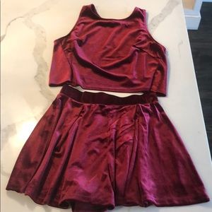 J Roberts Velvet Set